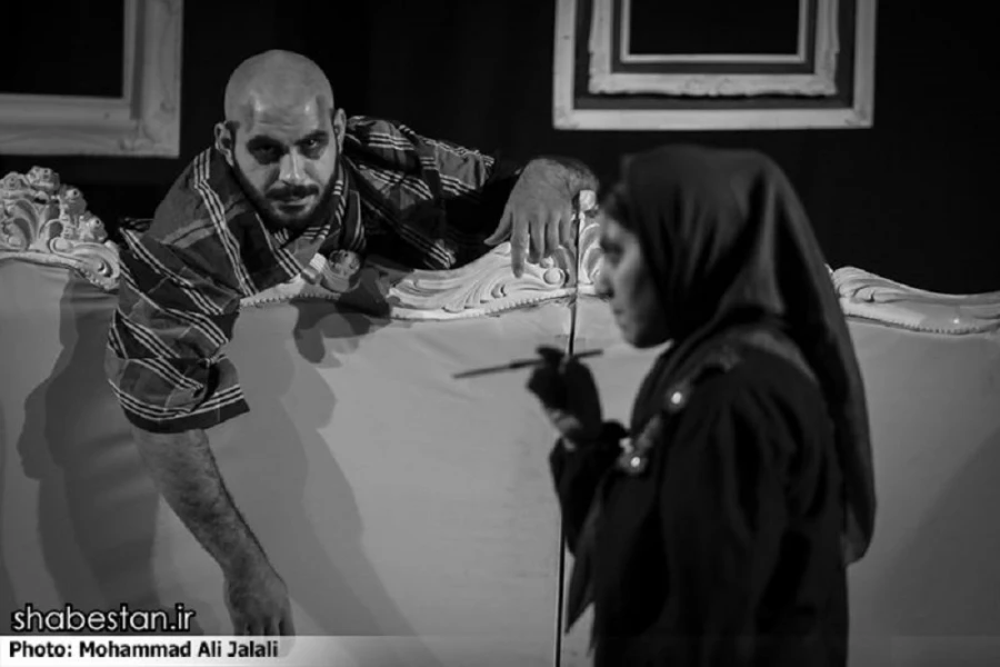 اجرای نمایش تاریک خانه درد در  پلاتو ماه فرهنگسرای جوان 4
