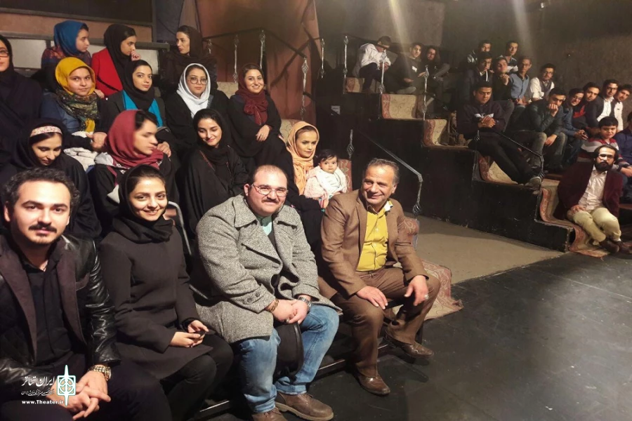 جشنواره داخلی تئاتر خط با حضور رئیس انجمن هنرهای نمایشی قم برگزار شد  3