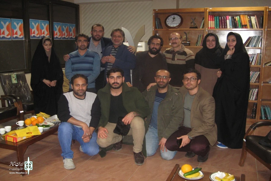 ۶ دی ماه گروه تئاتر طراوت میهمان انجمن هنرهای نمایشی استان قم شد. 4