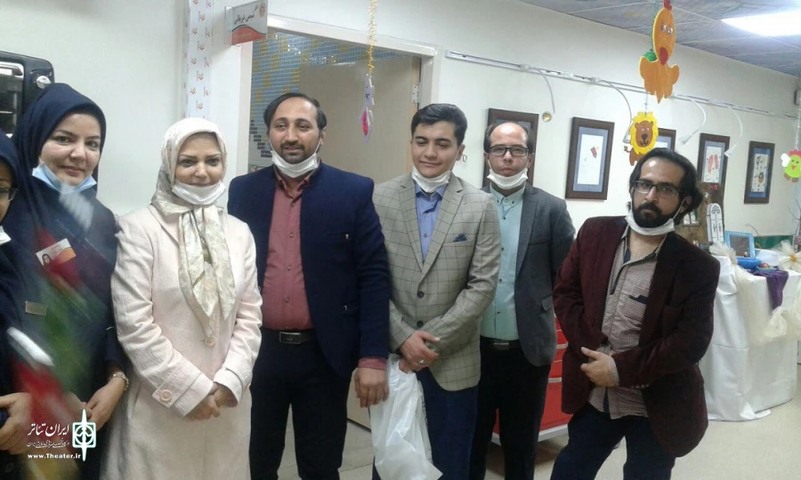 عیادت مدیران موسسه تئاتر طراوت از کودکان سرطانی 2