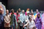 نمایش «سرگذشت ساحل سنگی» در قم روی صحنه رفت.