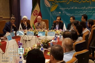 علی مرادخانی معاون امور هنری در نشست «چشم انداز تئاتر استان‌ها» عنوان کرد:

تئاتر می‌تواند فرزانگی را به جامعه تزریق کند
