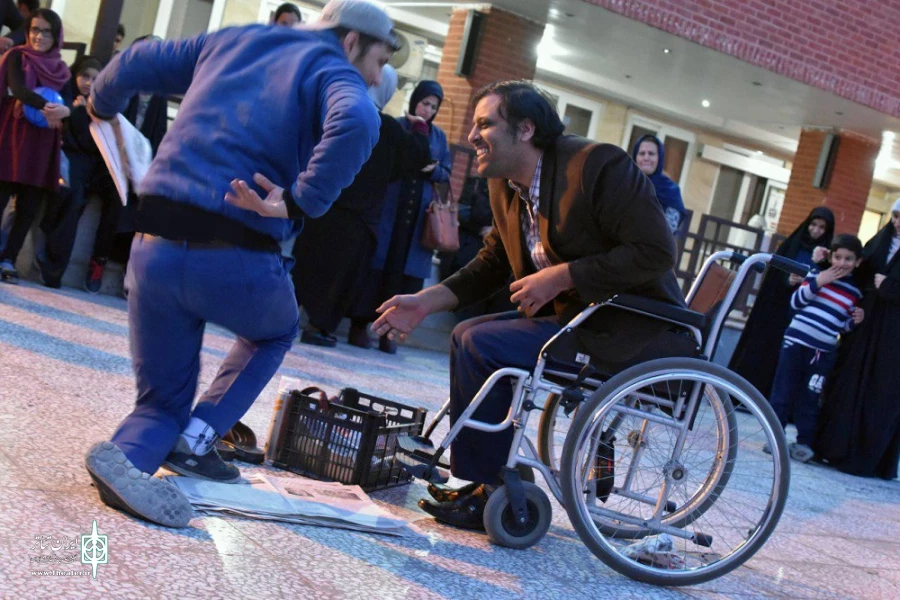 گزارش تصویری نمایش خیابانی«نگاهم کن»