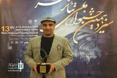 مرتضی جلالی کارگردان نمایش«گامی در دوزخ، گامی در بهشت» :

جای خالی فرهنگ خرید بلیت برای تماشای تئاتر