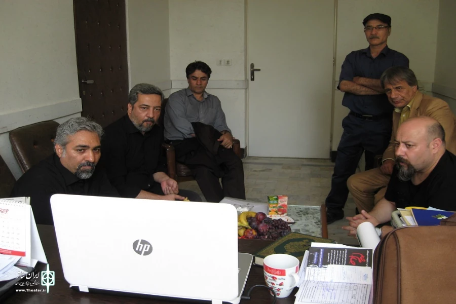 اولین روزِ بازبینی تئاتر خیابانی