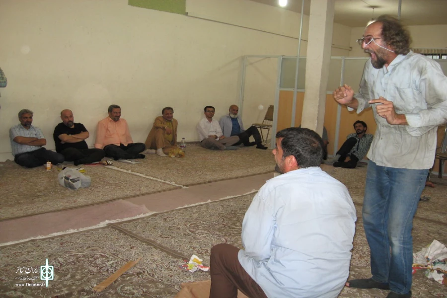 نخستین جشنواره تئاتر خیابانی