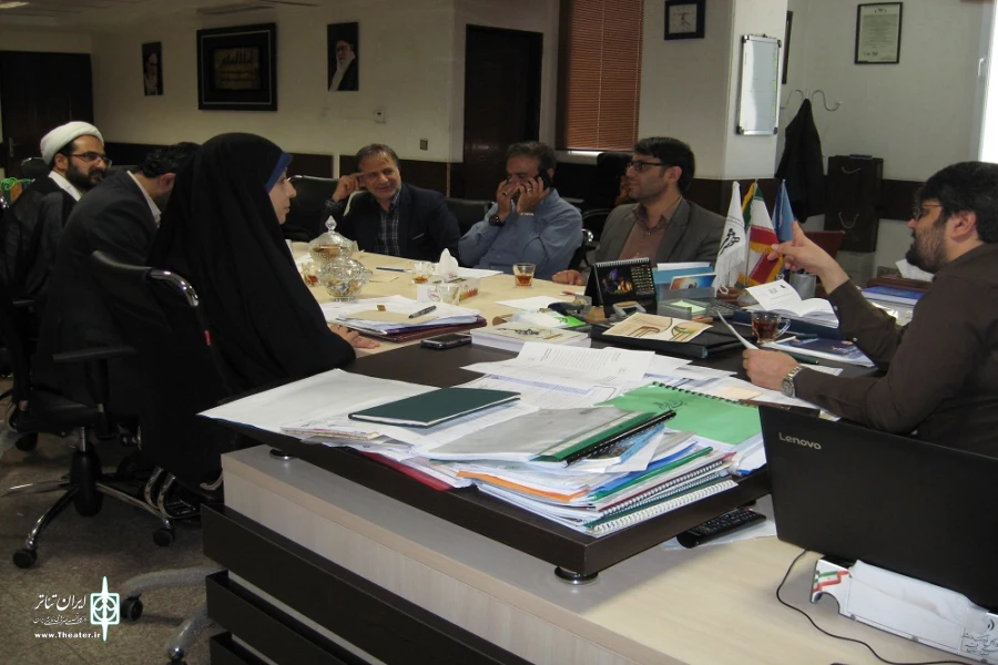 نشست و هم اندیشی کمیته های یبیستمین جشنواره تئاتر استانی برگزار شد 4