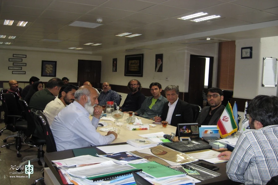 جلسه مدیر کل فرهنگ و ارشاد اسلامی با کارگردانان جشنواره برگزار شد 4