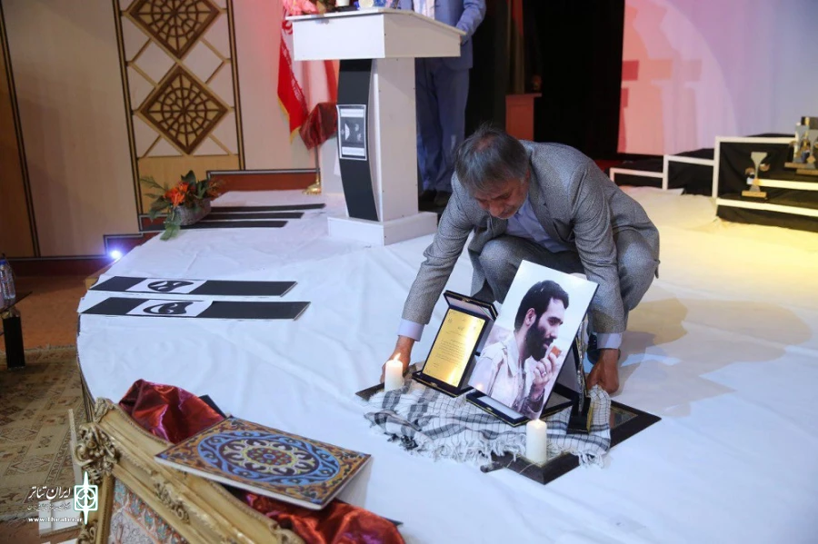 با گرامیداشت شهید مدافع حرم، بیستمین جشنواره تئاتر استانی قم به کار خود پایان داد 4