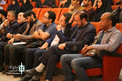 در آستانه آغاز سال تحصیلی

تقدیر از دو هنرمند در  هنرستان هنرهای زیبای قم