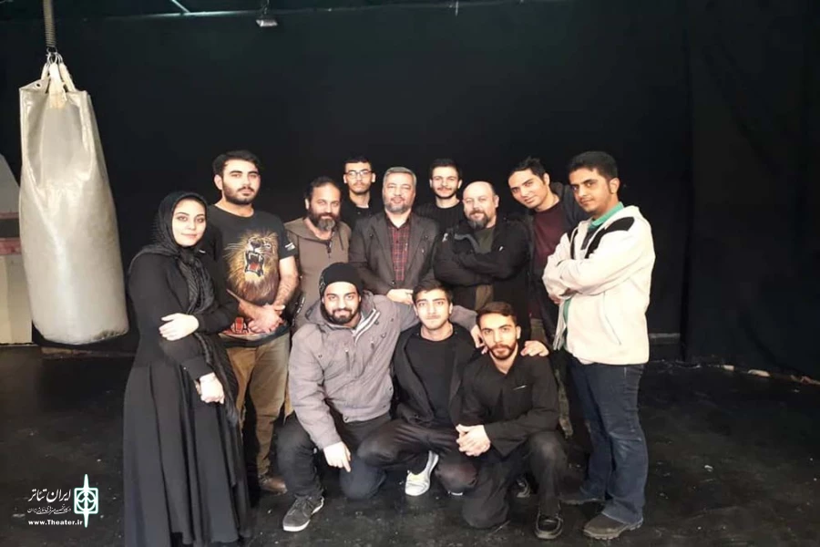 نمایش " پنج متری اول ، بن بست سوم " مورد بازبینی قرار گرفت 2
