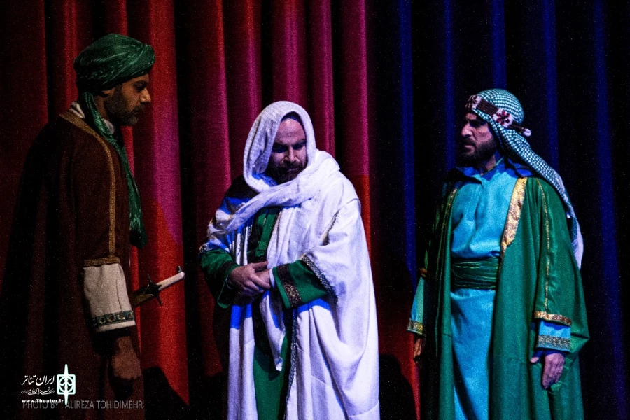 نمایش " مادر که می رود " در سوگواره ی یاس ارغوانی در قم به اجرا درآمد. 2