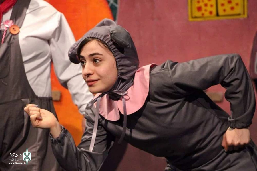 نمایش " ده دم و دو گوش "