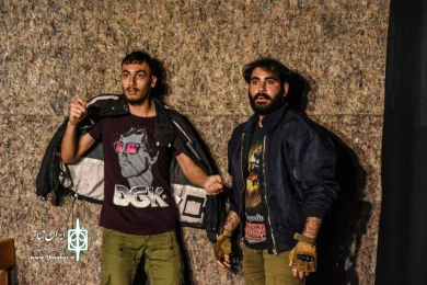 نمایش " پنج متری اول ، بن بست سوم "