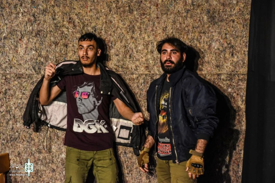 نمایش " پنج متری اول ، بن بست سوم "