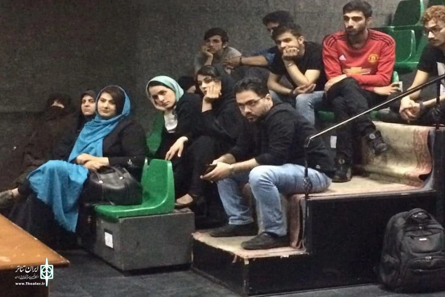 جلسه نقد و بررسی نمایش " پنج متری اول ، بن بست سوم " در قم برگزار شد 3