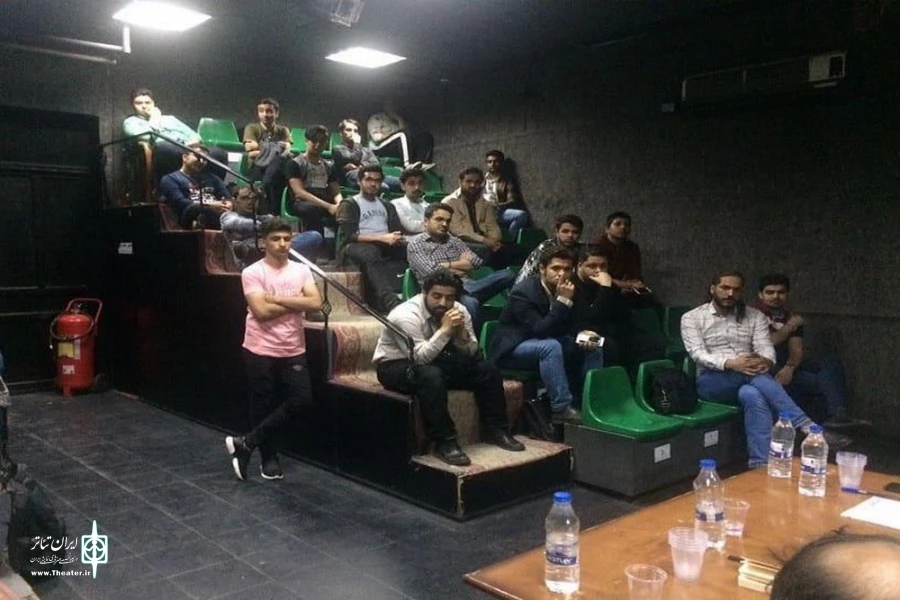 جلسه نقد و بررسی نمایش " پنج متری اول ، بن بست سوم " در قم برگزار شد 5