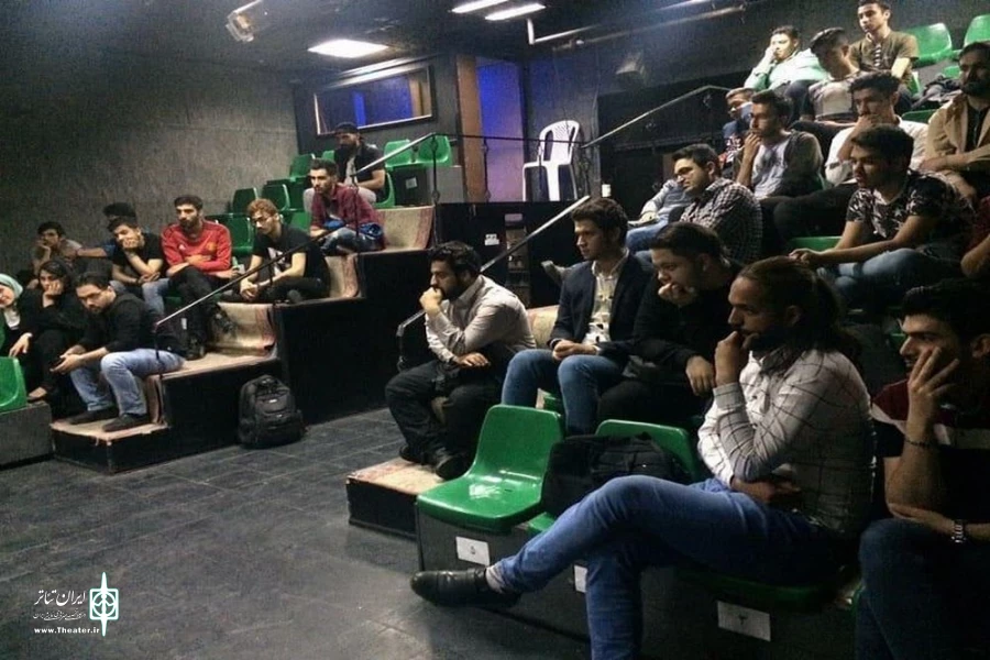 جلسه نقد و بررسی نمایش " پنج متری اول ، بن بست سوم " در قم برگزار شد 6