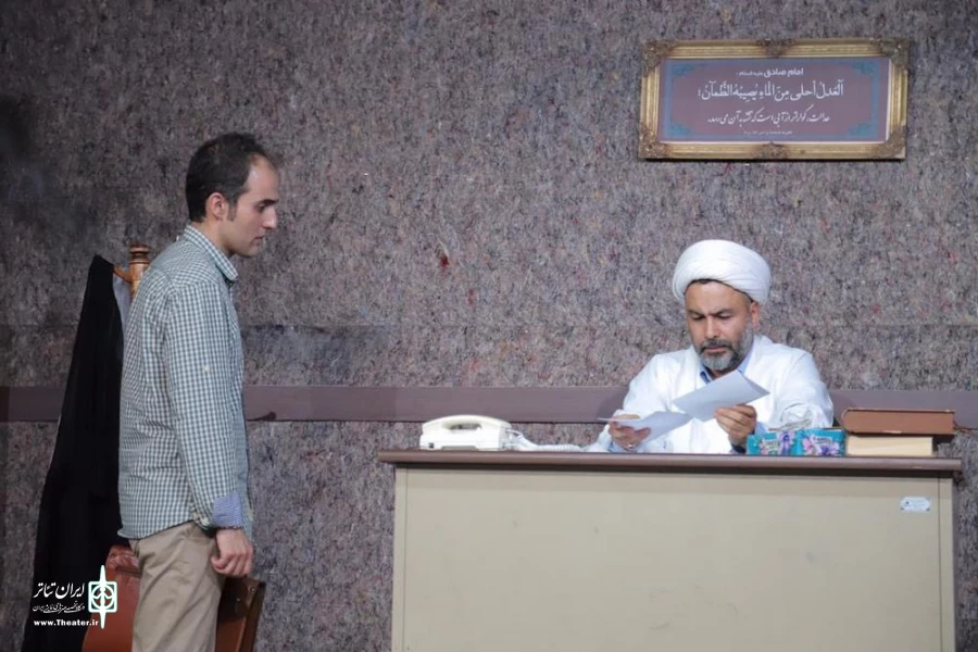 نمایش " از دست او " در خانه نمایش ماه قم به روی صحنه رفت 3