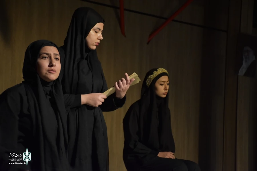 نمایش : در سایه سار سوگ سکوت
کارگردان : مریم حیدری / عکاس : زهره خانی