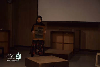 نمایش : خانه جدید
کارگردان : حدیث صابری / عکاس : زهره خانی