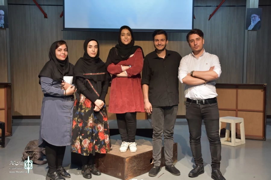 نمایش : خانه جدید
کارگردان : حدیث صابری / عکاس : زهره خانی