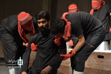 نمایش : غسال خان /
کارگردان : رضا جعفری / عکاس : زهره خانی