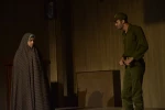 نمایش : پشت کلانتری ، کوچه اول ، تیر چراغ برق /
کارگردان : امین علوی نیا / عکاس : زهره خانی