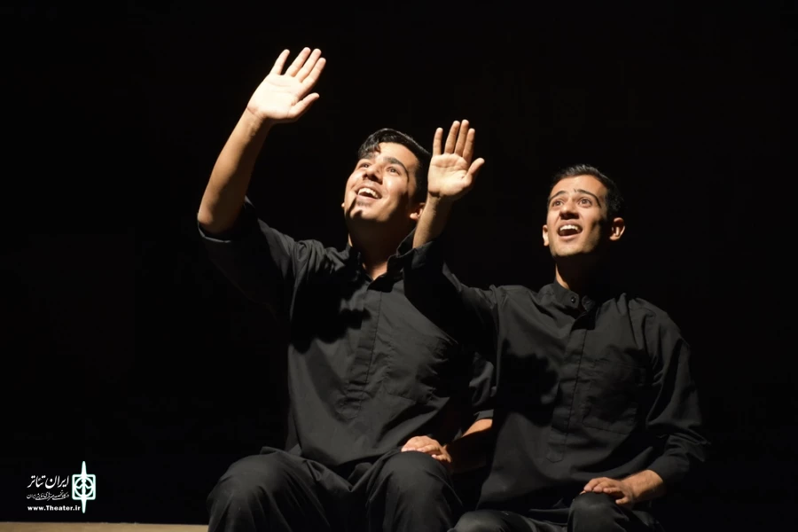 نمایش : دو متر در دو متر جنگ /
کارگردان : مسعود عابدینی / عکاس : زهره خانی