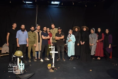 نمایش : تیربار چوبی /
کارگردان : مصطفی رضوانی / عکاس : زهره خانی