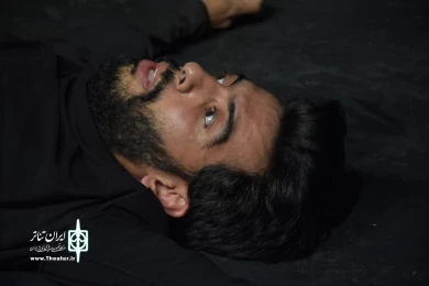 نمایش : وداع با اسلحه /
کارگردان : شاهین سلطانی / عکاس : زهره خانی