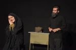 نمایش : سمفونی روی گدازه های آتشفشان تلخ /
کارگردان : کیارش کوهگیوی ، عبدالوهاب حقیقی / عکاس : زهره خانی