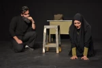 نمایش : سمفونی روی گدازه های آتشفشان تلخ /
کارگردان : کیارش کوهگیوی ، عبدالوهاب حقیقی / عکاس : زهره خانی