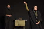 نمایش : سمفونی روی گدازه های آتشفشان تلخ /
کارگردان : کیارش کوهگیوی ، عبدالوهاب حقیقی / عکاس : زهره خانی