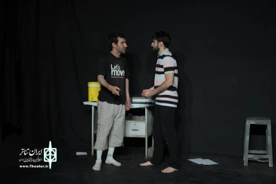 نمایش : طبقه چهارم /
کارگردان : هادی شمس / عکاس : زهره خانی