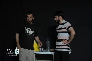 نمایش : طبقه چهارم /
کارگردان : هادی شمس / عکاس : زهره خانی