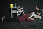 نمایش : طبقه چهارم /
کارگردان : هادی شمس / عکاس : زهره خانی