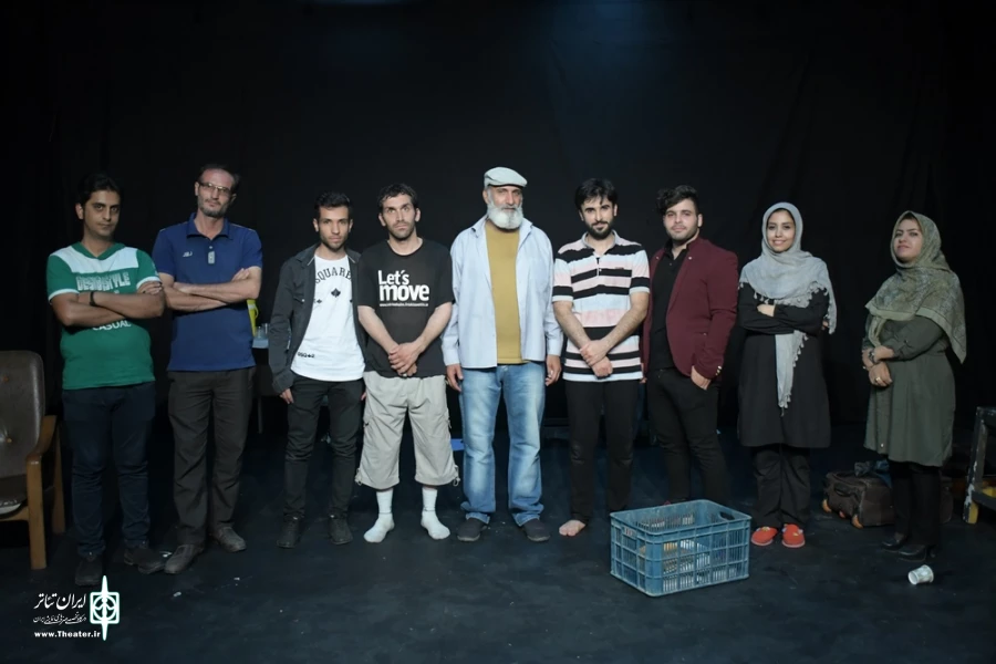 نمایش : طبقه چهارم /
کارگردان : هادی شمس / عکاس : زهره خانی