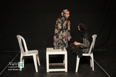 نمایش : اندولانت /
کارگردان : گروهی / عکاس : زهره خانی