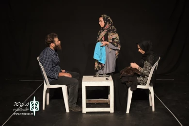 نمایش : اندولانت /
کارگردان : گروهی / عکاس : زهره خانی