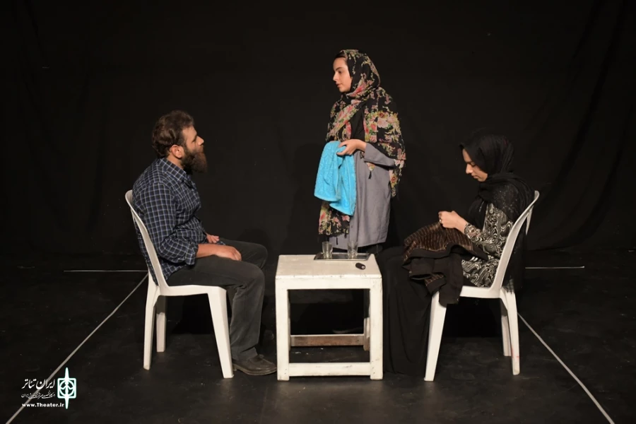نمایش : اندولانت /
کارگردان : گروهی / عکاس : زهره خانی