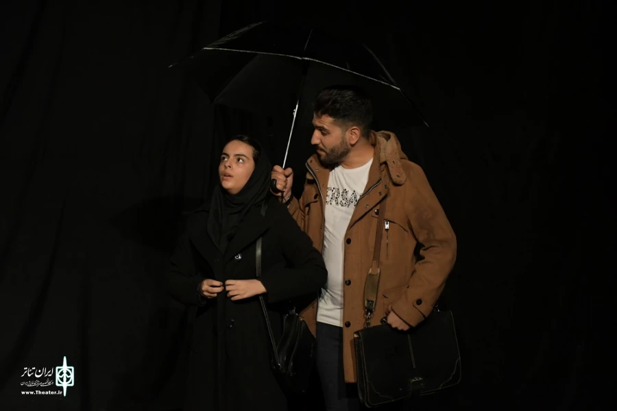 نمایش : اندولانت /
کارگردان : گروهی / عکاس : زهره خانی