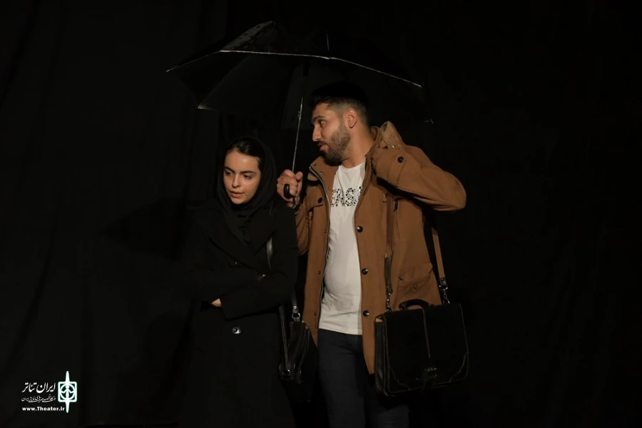 نمایش : اندولانت /
کارگردان : گروهی / عکاس : زهره خانی