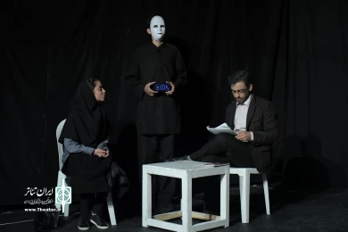 نمایش : اندولانت /
کارگردان : گروهی / عکاس : زهره خانی