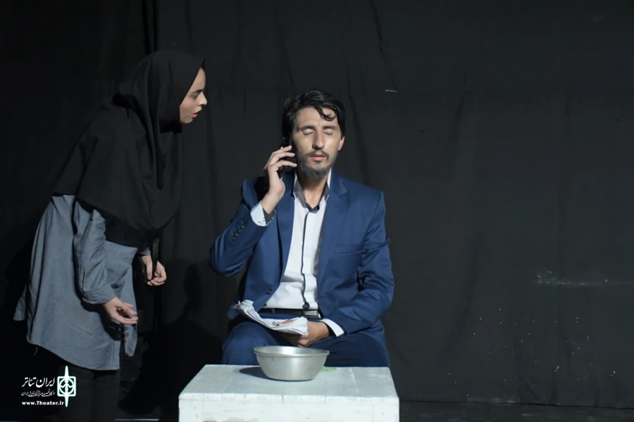 نمایش : اندولانت /
کارگردان : گروهی / عکاس : زهره خانی