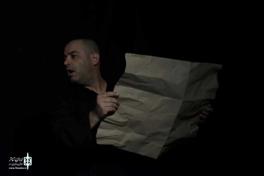 نمایش : بمانی رفتی ، بمانی رفته ای /
کارگردان : محمدرضا شاهمردی / عکاس : زهره خانی