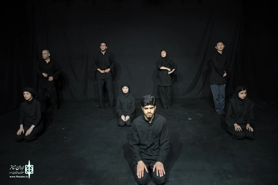 نمایش : بمانی رفتی ، بمانی رفته ای /
کارگردان : محمدرضا شاهمردی / عکاس : زهره خانی