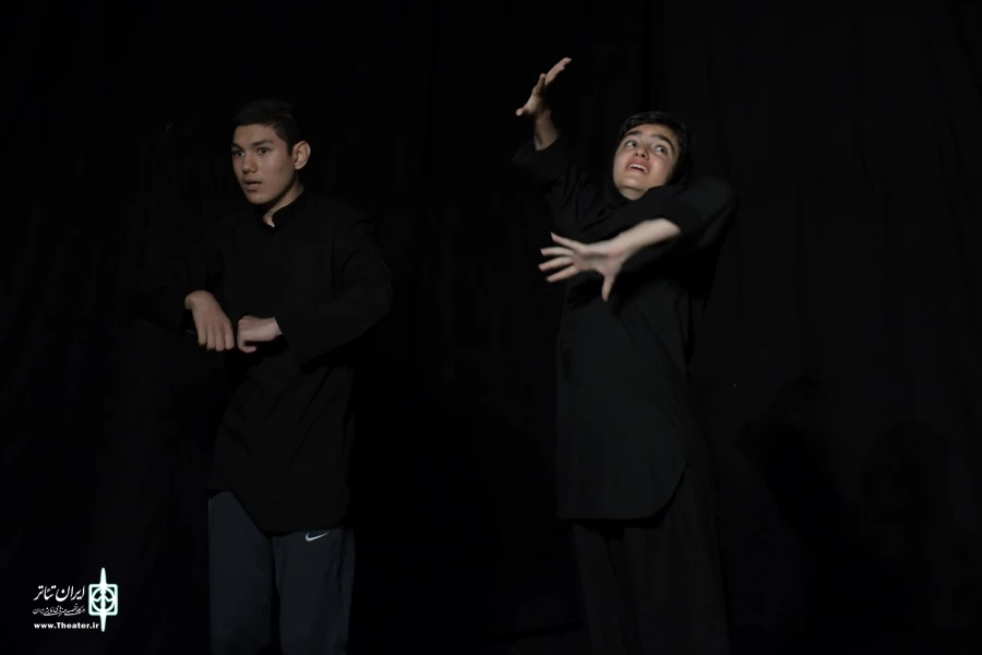 نمایش : بمانی رفتی ، بمانی رفته ای /
کارگردان : محمدرضا شاهمردی / عکاس : زهره خانی