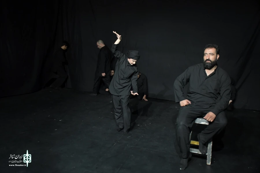 نمایش : بمانی رفتی ، بمانی رفته ای /
کارگردان : محمدرضا شاهمردی / عکاس : زهره خانی