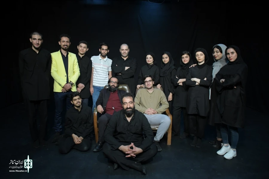 نمایش : بمانی رفتی ، بمانی رفته ای /
کارگردان : محمدرضا شاهمردی / عکاس : زهره خانی